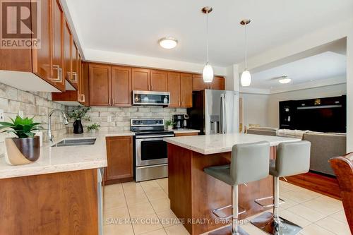 154 Willet Terrace, Milton, ON - Indoor Photo Showing Kitchen With Double Sink With Upgraded Kitchen