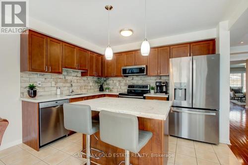 154 Willet Terrace, Milton, ON - Indoor Photo Showing Kitchen With Upgraded Kitchen