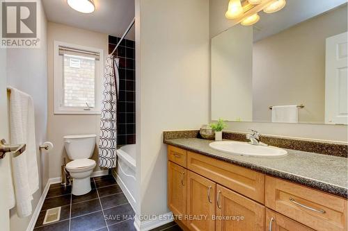 154 Willet Terrace, Milton, ON - Indoor Photo Showing Bathroom