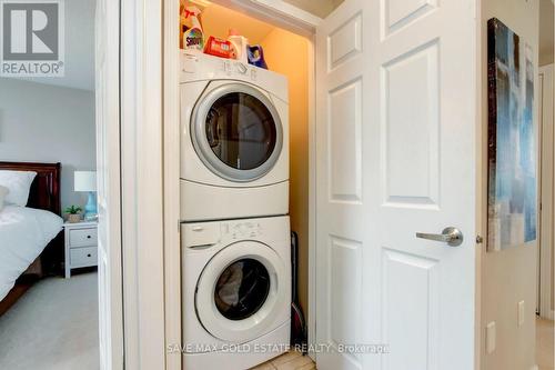 154 Willet Terrace, Milton, ON - Indoor Photo Showing Laundry Room