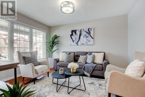 154 Willet Terrace, Milton, ON - Indoor Photo Showing Living Room