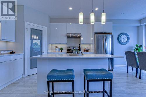 70 - 811 Sarnia Road, London, ON - Indoor Photo Showing Kitchen With Upgraded Kitchen