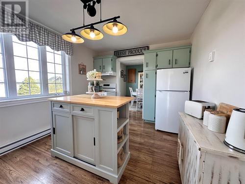 29 Burin Bay Crescent, Burin Bay Arm, NL - Indoor Photo Showing Kitchen