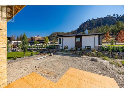 9489 Ledgestone Road, Lake Country, BC - Outdoor