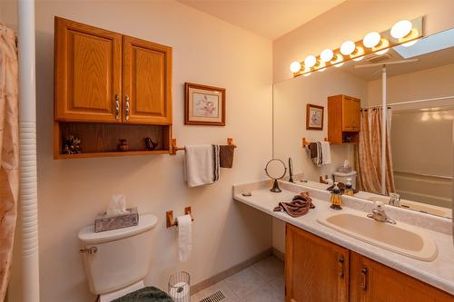 45 Kingfisher Drive, Penticton, BC - Indoor Photo Showing Bathroom