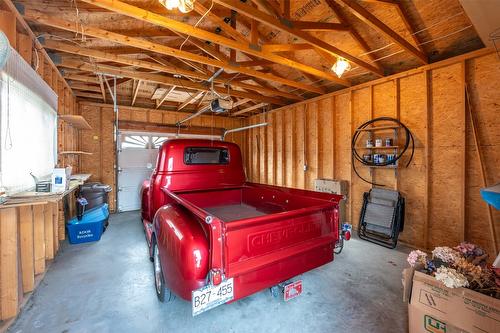 45 Kingfisher Drive, Penticton, BC - Indoor Photo Showing Garage