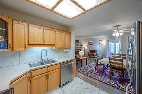 404-1750 Atkinson Street, Penticton, BC - Indoor Photo Showing Kitchen With Double Sink