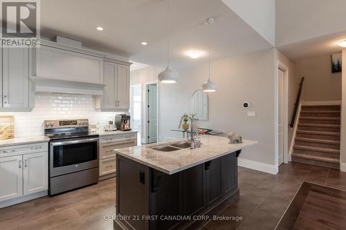 2263 Callingham Drive, London, ON - Indoor Photo Showing Kitchen With Double Sink