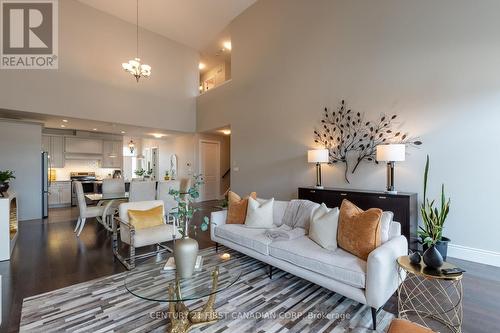 2263 Callingham Drive, London, ON - Indoor Photo Showing Living Room