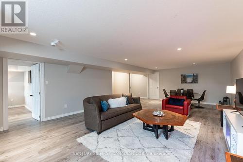 2263 Callingham Drive, London, ON - Indoor Photo Showing Living Room