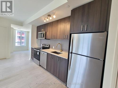 607 - 8010 Derry Road, Milton (Coates), ON - Indoor Photo Showing Kitchen