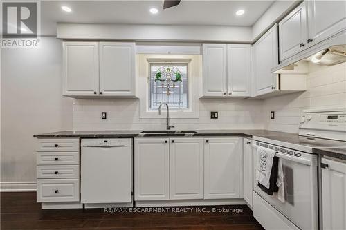 18 - 1150 Skyview Drive, Burlington (Tyandaga), ON - Indoor Photo Showing Kitchen