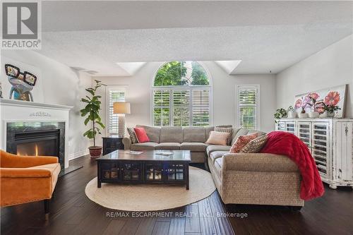 18 - 1150 Skyview Drive, Burlington (Tyandaga), ON - Indoor Photo Showing Living Room With Fireplace