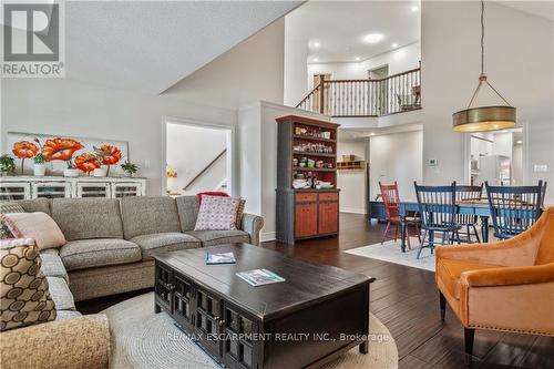 18 - 1150 Skyview Drive, Burlington (Tyandaga), ON - Indoor Photo Showing Living Room