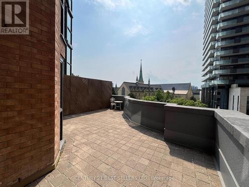 412 - 1055 Bay Street, Toronto, ON - Outdoor