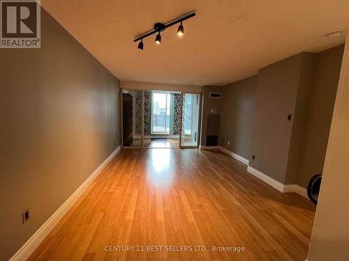 412 - 1055 Bay Street, Toronto, ON - Indoor Photo Showing Other Room