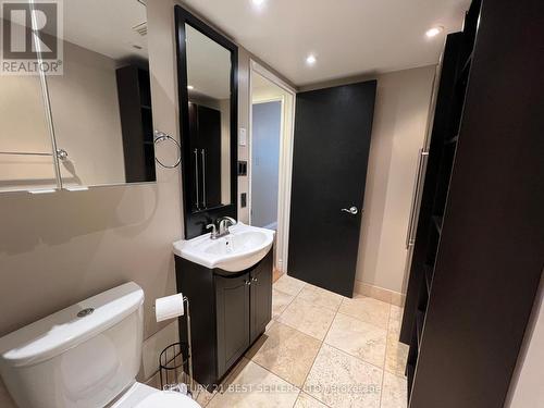 412 - 1055 Bay Street, Toronto, ON - Indoor Photo Showing Bathroom