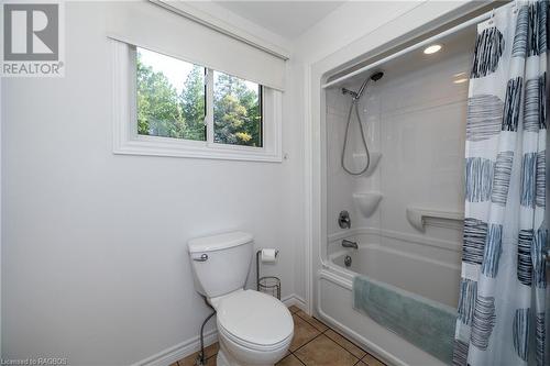 79 Howard Bowman Drive, Tobermory, ON - Indoor Photo Showing Bathroom