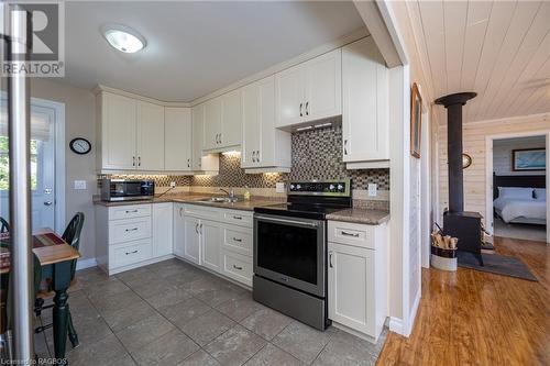 79 Howard Bowman Drive, Tobermory, ON - Indoor Photo Showing Kitchen