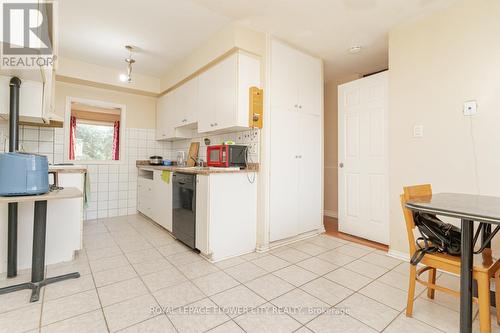 25 - 2 Franklin Court, Brampton (Bramalea West Industrial), ON - Indoor Photo Showing Kitchen