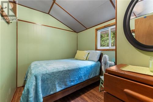 414 Greenway Drive, Westmeath, ON - Indoor Photo Showing Bedroom