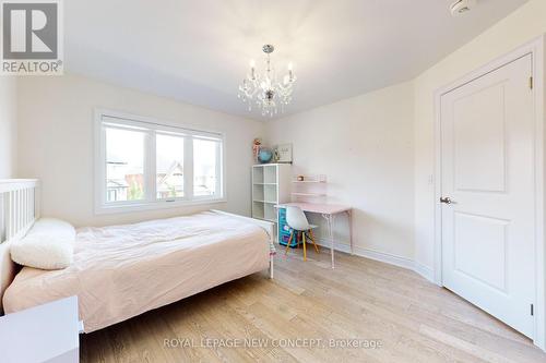 1409 Blackmore Street N, Innisfil, ON - Indoor Photo Showing Bedroom