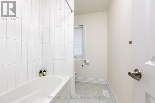 1409 Blackmore Street N, Innisfil, ON - Indoor Photo Showing Bathroom