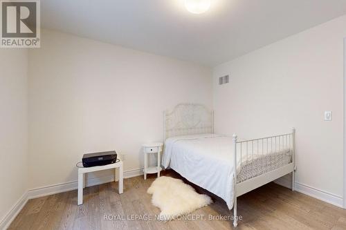 1409 Blackmore Street N, Innisfil, ON - Indoor Photo Showing Bedroom