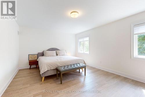 1409 Blackmore Street N, Innisfil, ON - Indoor Photo Showing Bedroom