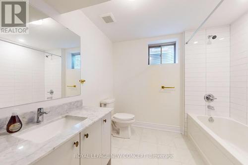 1409 Blackmore Street N, Innisfil, ON - Indoor Photo Showing Bathroom