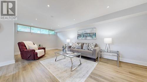 185 Sentinel Road, Toronto (York University Heights), ON - Indoor Photo Showing Living Room