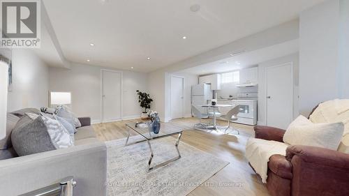 185 Sentinel Road, Toronto (York University Heights), ON - Indoor Photo Showing Living Room