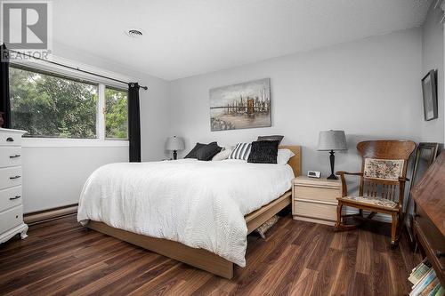 486 Terrace Drive, Coldstream, BC - Indoor Photo Showing Bedroom