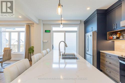 154 - 2261 Linkway Boulevard, London, ON - Indoor Photo Showing Kitchen With Double Sink With Upgraded Kitchen