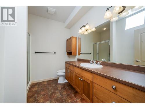 2365 Stillingfleet Road Unit# 75, Kelowna, BC - Indoor Photo Showing Bathroom