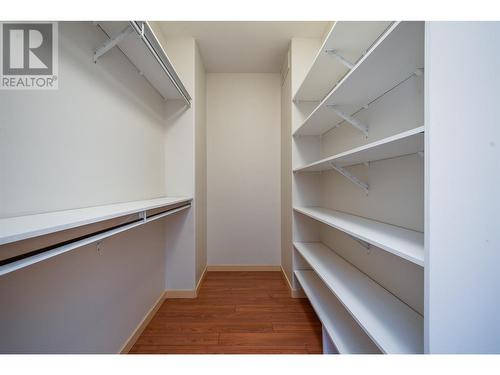 2365 Stillingfleet Road Unit# 75, Kelowna, BC - Indoor With Storage