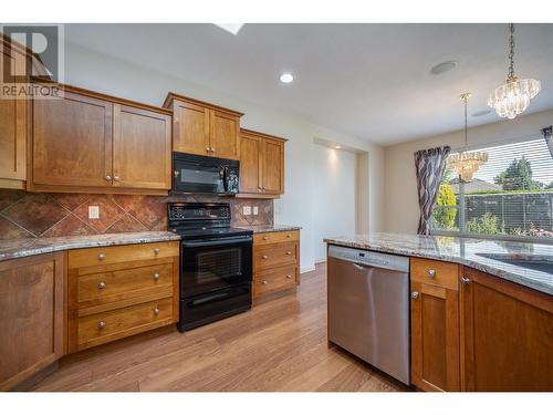 2365 Stillingfleet Road Unit# 75, Kelowna, BC - Indoor Photo Showing Kitchen