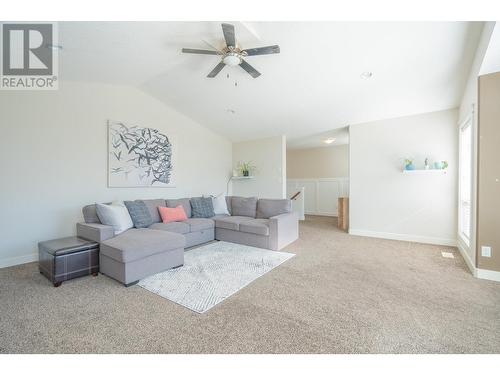 7657 Stillwater Crescent, Prince George, BC - Indoor Photo Showing Living Room