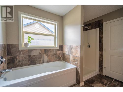 7657 Stillwater Crescent, Prince George, BC - Indoor Photo Showing Bathroom