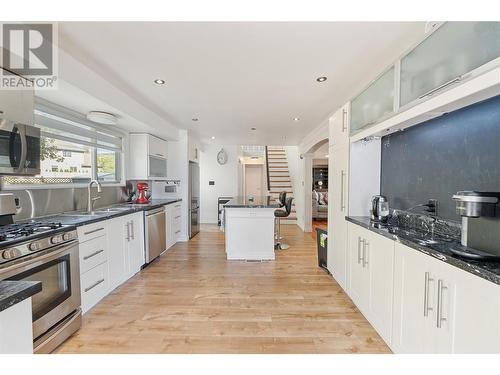 694 Mcclure Road, Kelowna, BC - Indoor Photo Showing Kitchen With Upgraded Kitchen