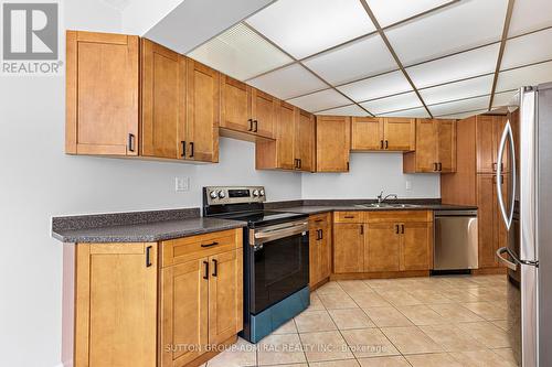 604 - 192 Jarvis Street, Toronto (Church-Yonge Corridor), ON - Indoor Photo Showing Kitchen With Stainless Steel Kitchen With Double Sink