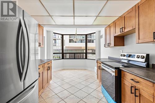 604 - 192 Jarvis Street, Toronto (Church-Yonge Corridor), ON - Indoor Photo Showing Kitchen With Stainless Steel Kitchen