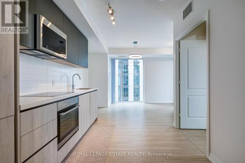 4705 - 8 Widmer Street, Toronto (Waterfront Communities), ON - Indoor Photo Showing Kitchen