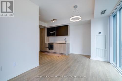 4705 - 8 Widmer Street, Toronto (Waterfront Communities), ON - Indoor Photo Showing Kitchen