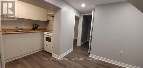 95 Prairie Drive, Toronto (Oakridge), ON - Indoor Photo Showing Kitchen With Double Sink