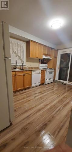 95 Prairie Drive, Toronto (Oakridge), ON - Indoor Photo Showing Kitchen