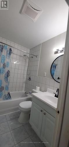 95 Prairie Drive, Toronto (Oakridge), ON - Indoor Photo Showing Bathroom