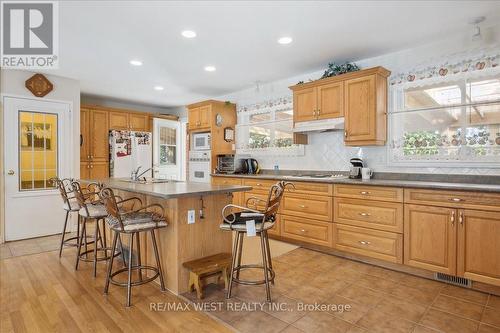 7 Whipps Court, Collingwood, ON - Indoor Photo Showing Kitchen