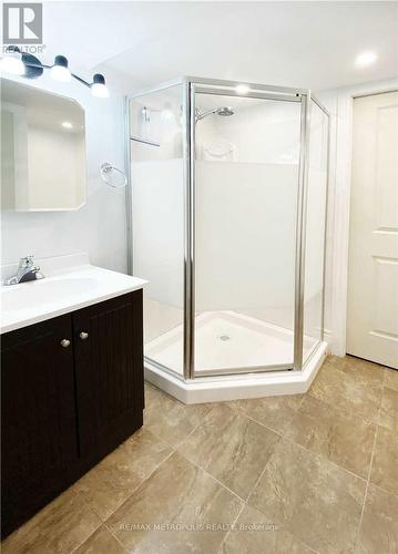 23 - 960 Bitterbush Crescent, London, ON - Indoor Photo Showing Bathroom