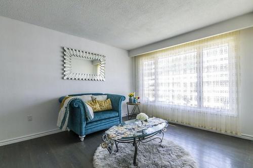 64 Tindale Court, Hamilton, ON - Indoor Photo Showing Living Room